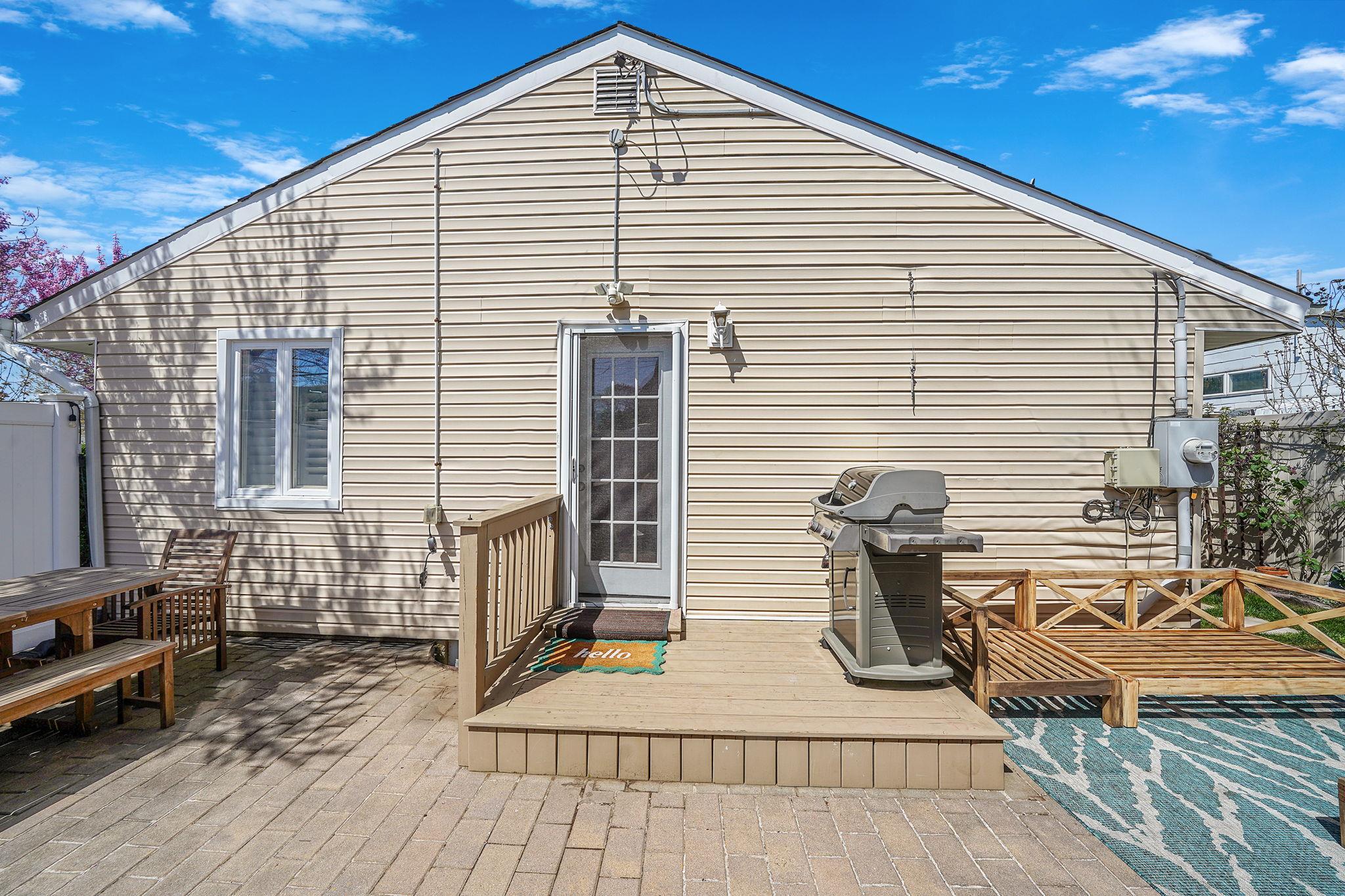 1 Elizabeth Drive, Bethpage, New York image 29