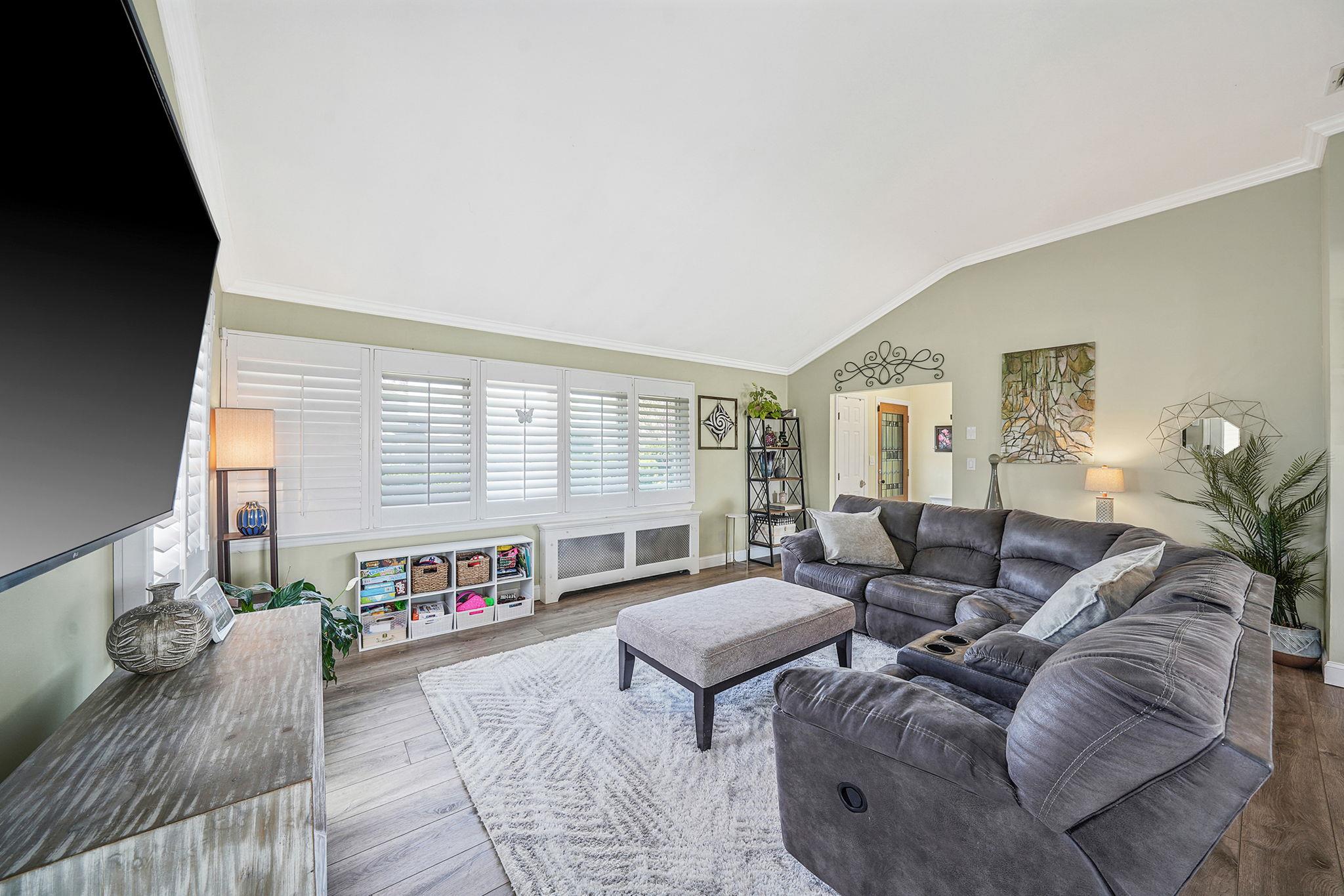 1 Elizabeth Drive, Bethpage, New York image 6