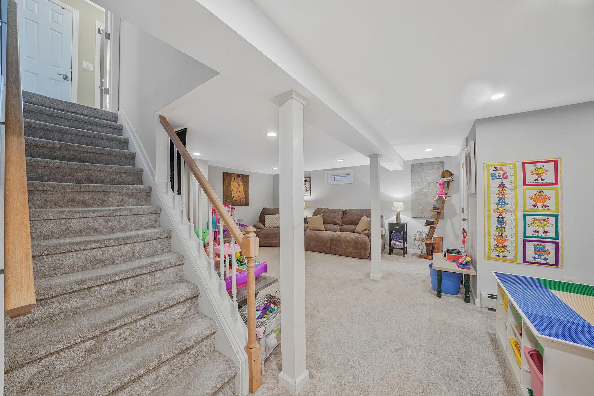 1 Elizabeth Drive, Bethpage, New York image 18