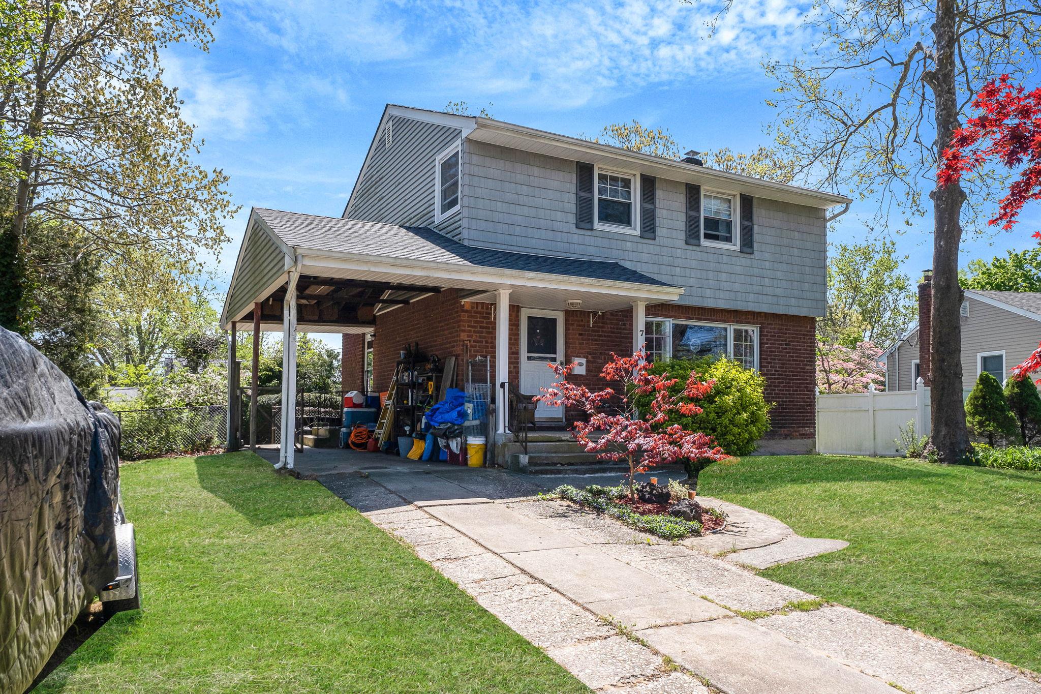 7 Hedge Lane, Centereach, New York image 2