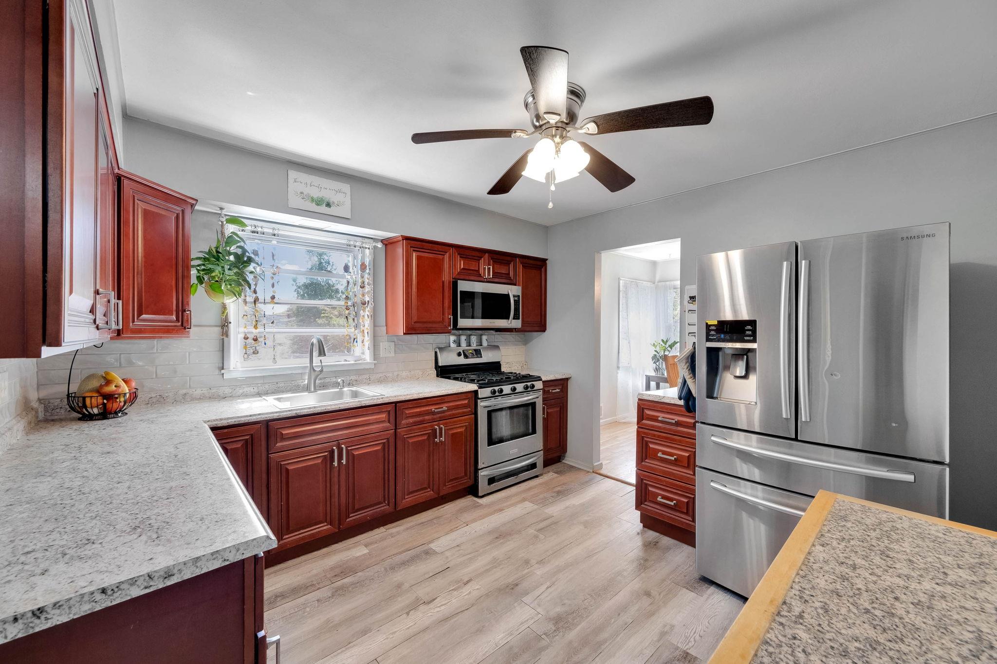 7 Hedge Lane, Centereach, New York image 3