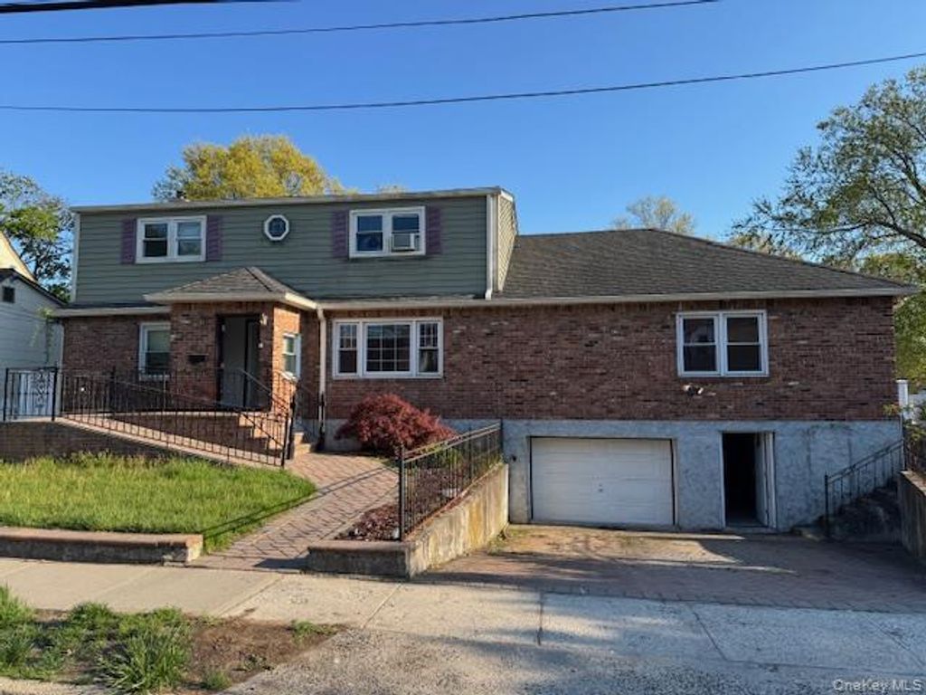 Photo of 501 Lafayette Avenue, Rockville Centre, NY 11570 (MLS # 993880)
