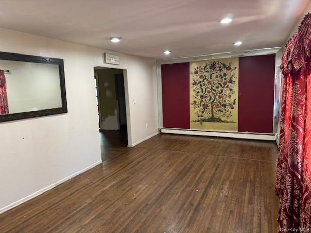 Photo of 501 Lafayette Avenue, Rockville Centre, NY 11570 (MLS # 993880)