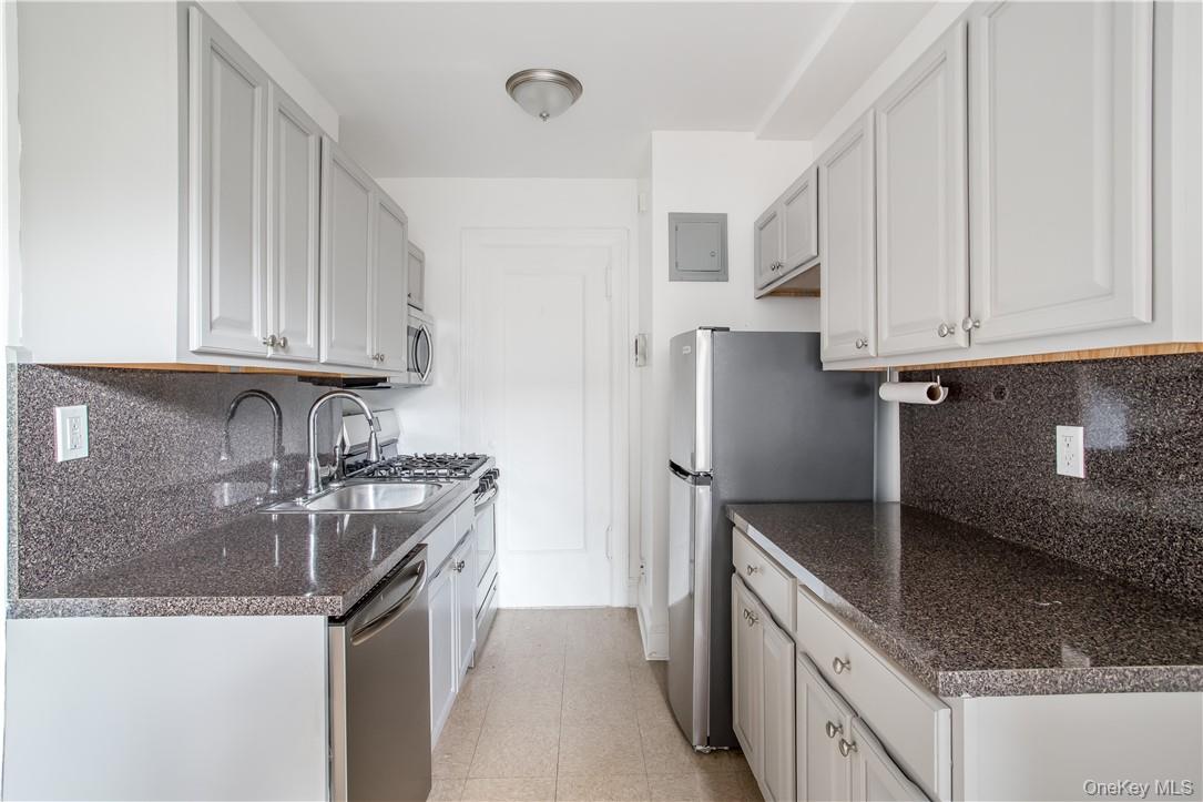 234 Martine Avenue 2i