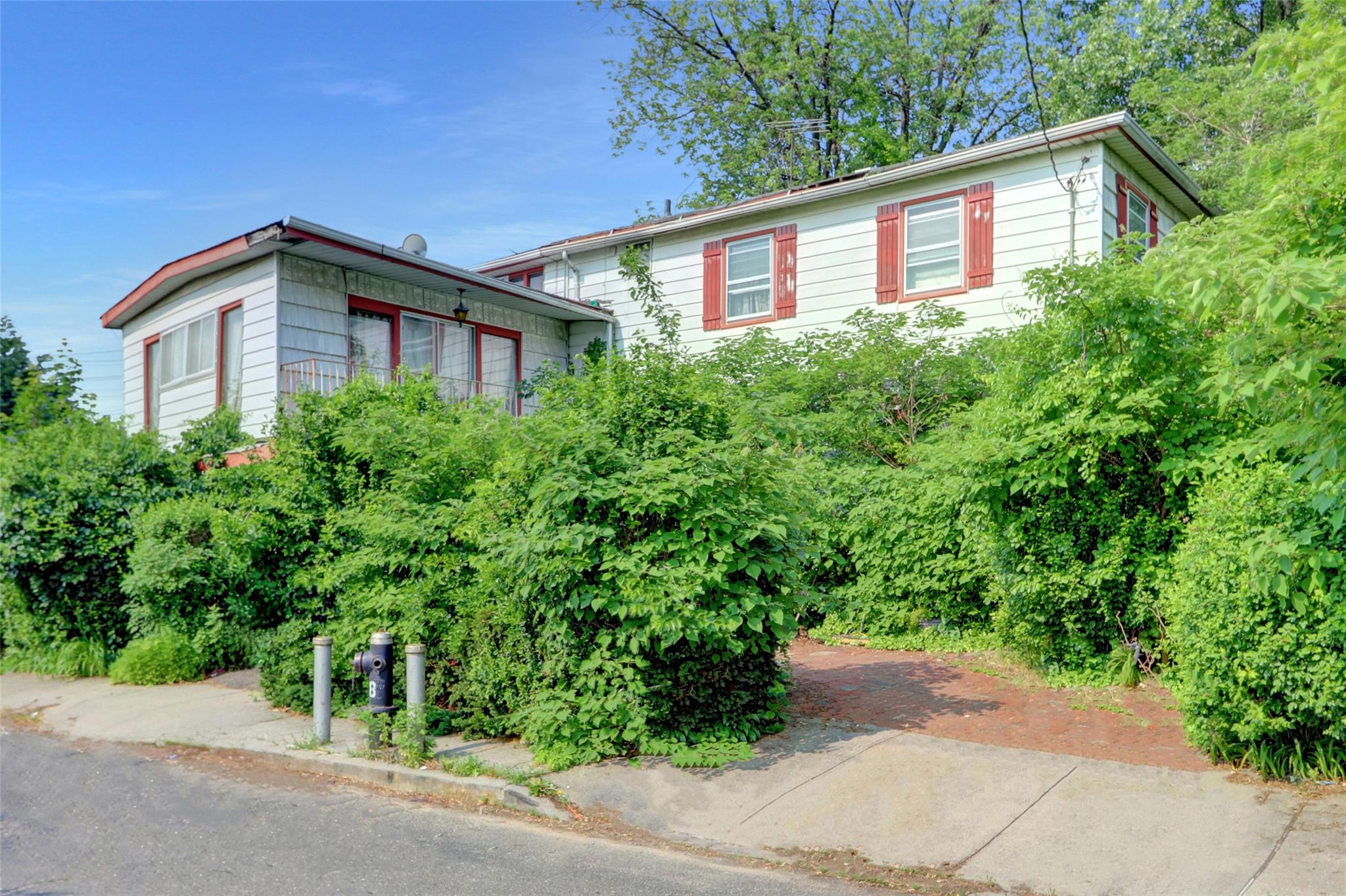 176th Street, Springfield Gardens, Queens, NY - 4 Bedrooms  
3 Bathrooms  
8 Rooms - 