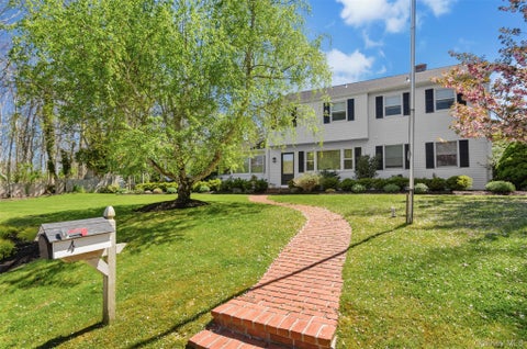 Homes For Rent - 4 Hampton Harbor Road<br/> Hampton Bays, NY 11946