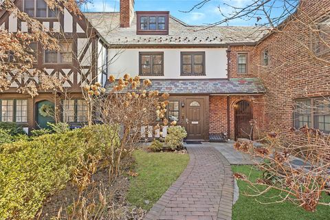 11114 75th Avenue Forest Hills NY 11375