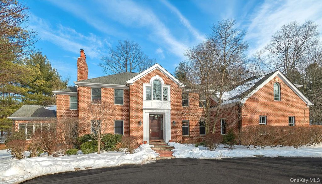 Photo of 18 Harriman Drive, Port Washington, NY 11050 (MLS # 960644)