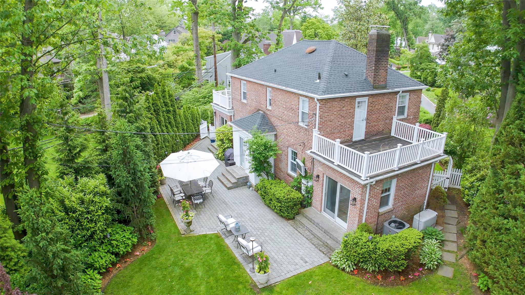 30 Johnstone Rd, Great Neck, New York image 25