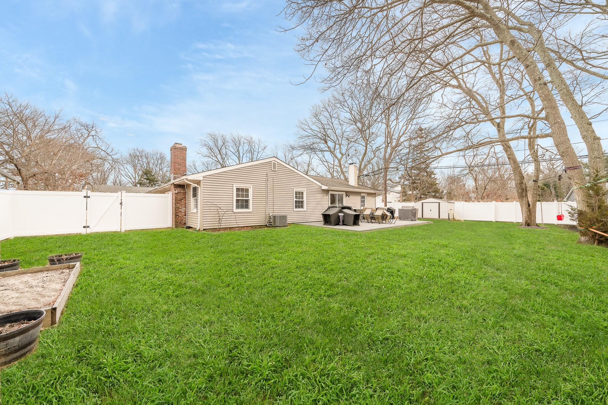 4 Pennaquid Road, Coram, New York image 7
