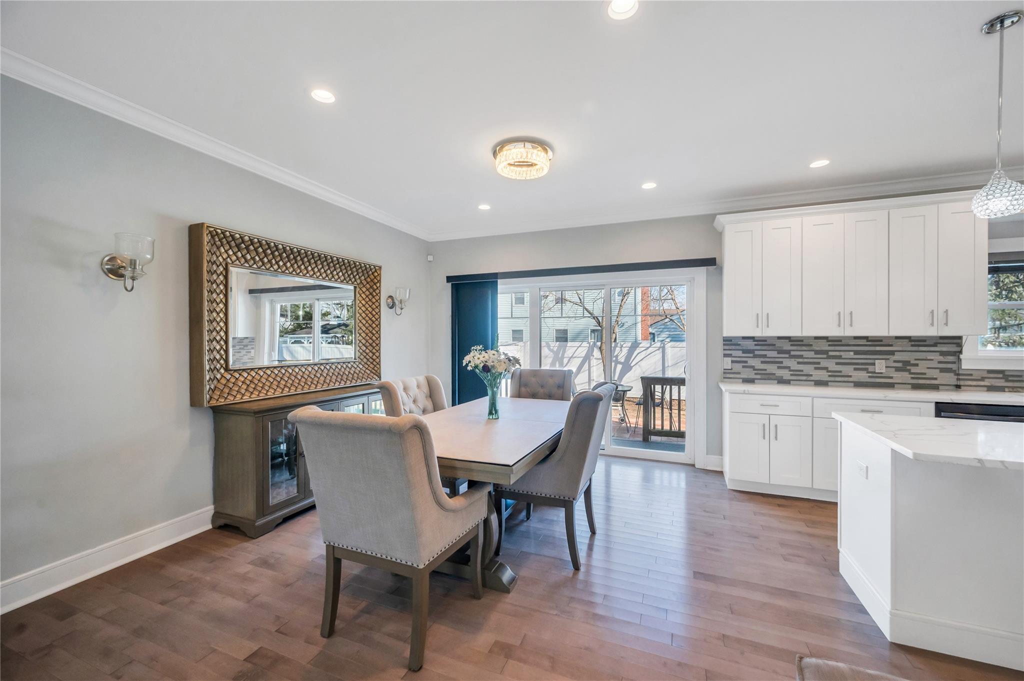 14 Cambridge Avenue, Melville, New York image 8