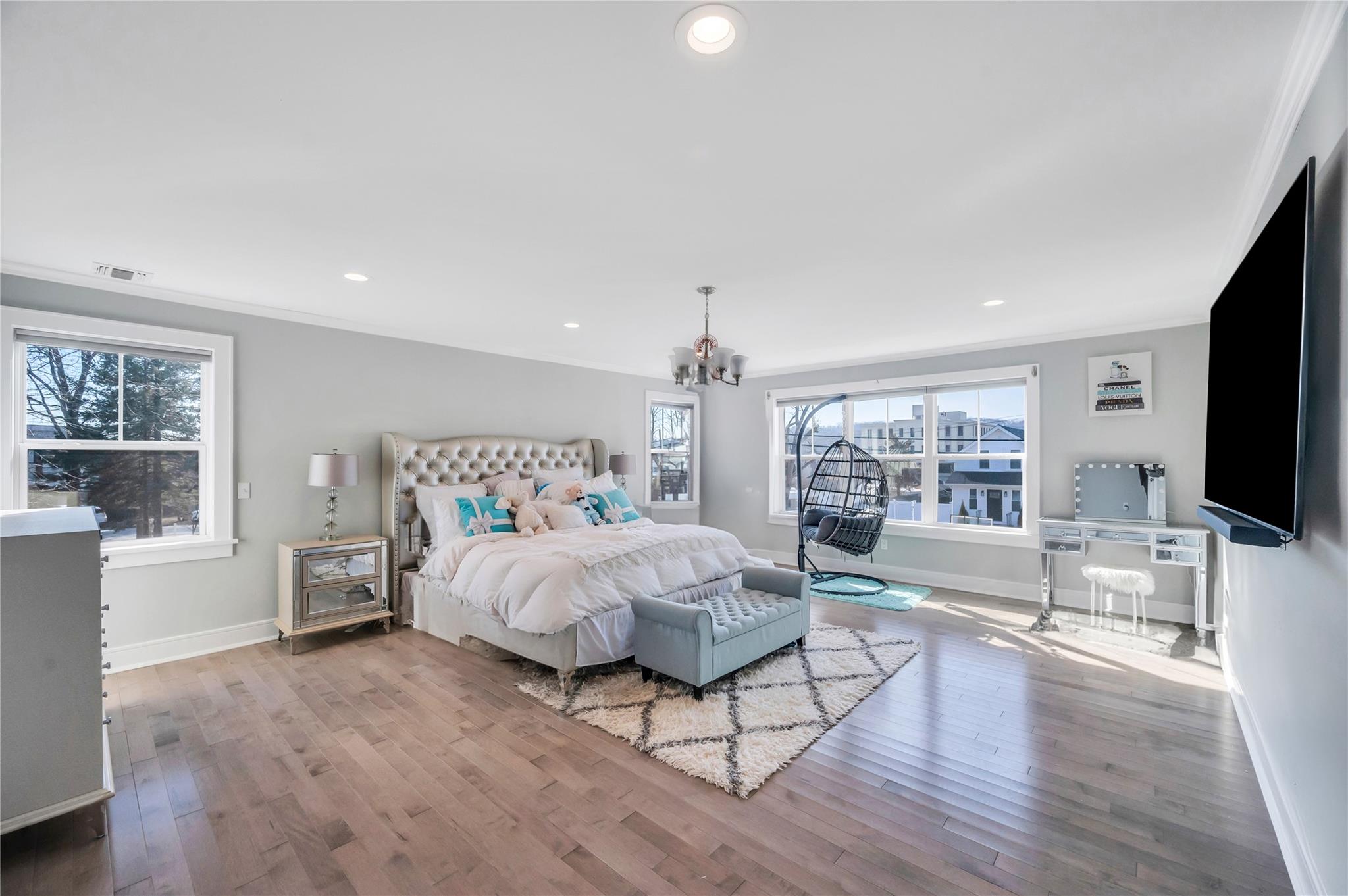 14 Cambridge Avenue, Melville, New York image 11