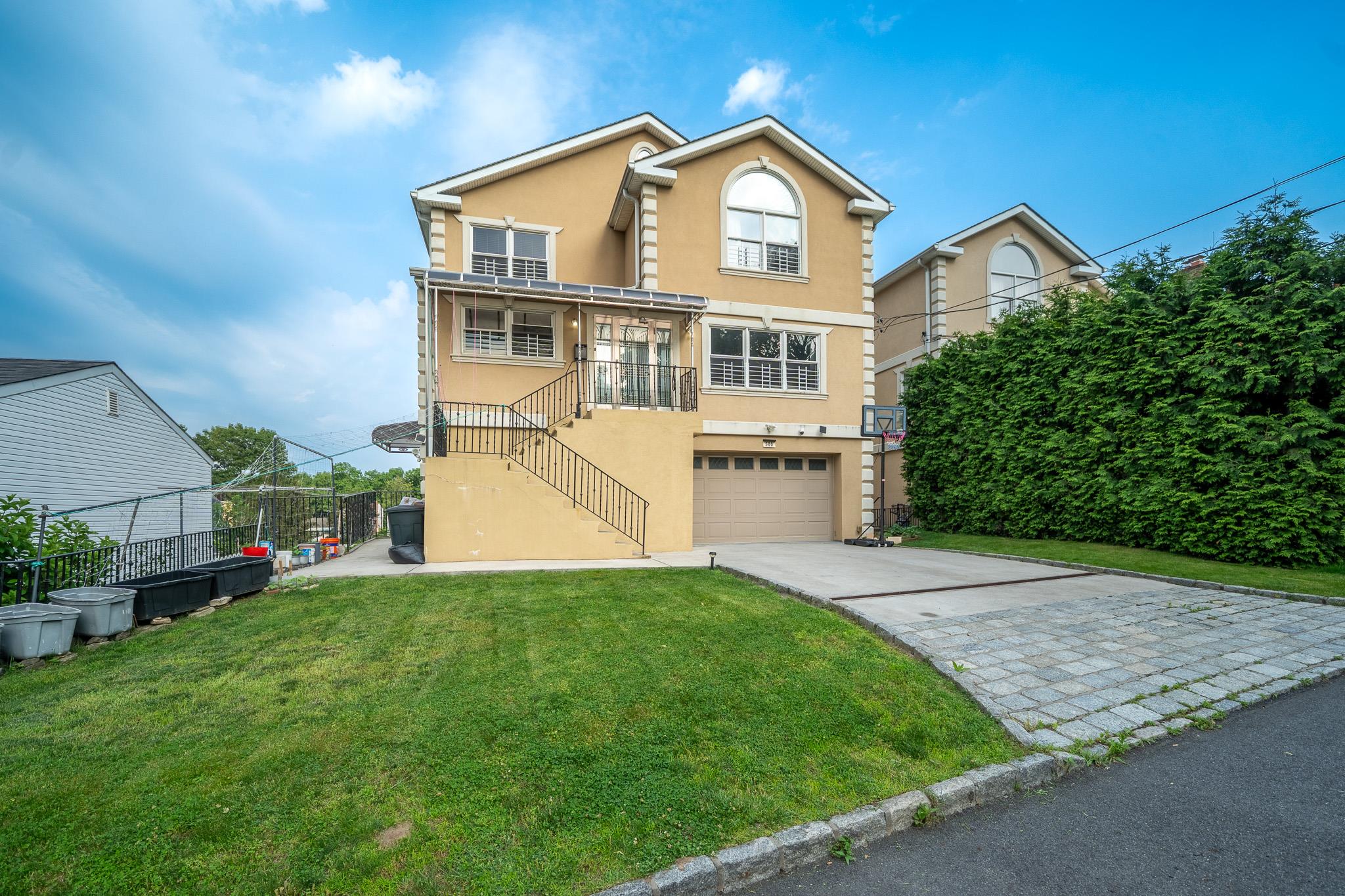 Property for Sale at Valley Avenue, Yonkers, New York - Bedrooms: 6 
Bathrooms: 4 
Rooms: 12  - $1,100,000