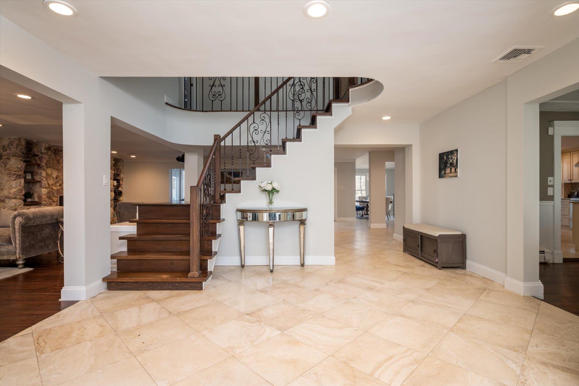 10 Stony Run Court