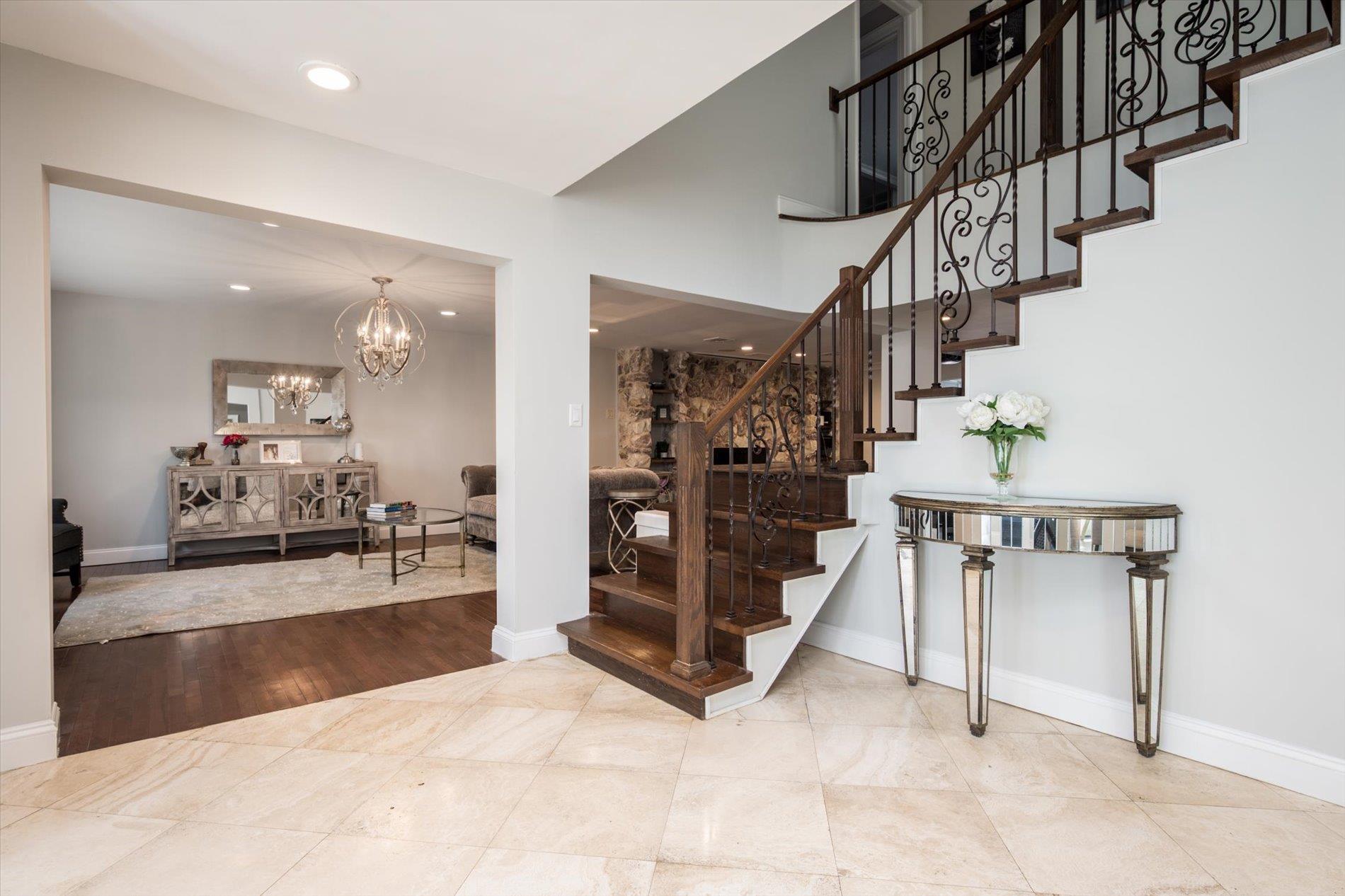 10 Stony Run Court