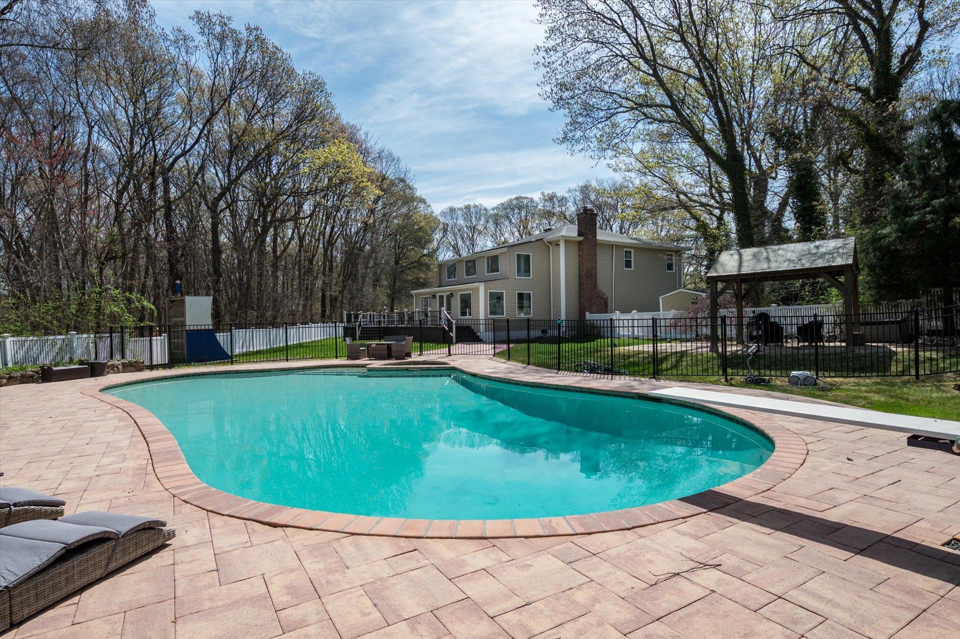 10 Stony Run Court, Dix Hills, New York image 30