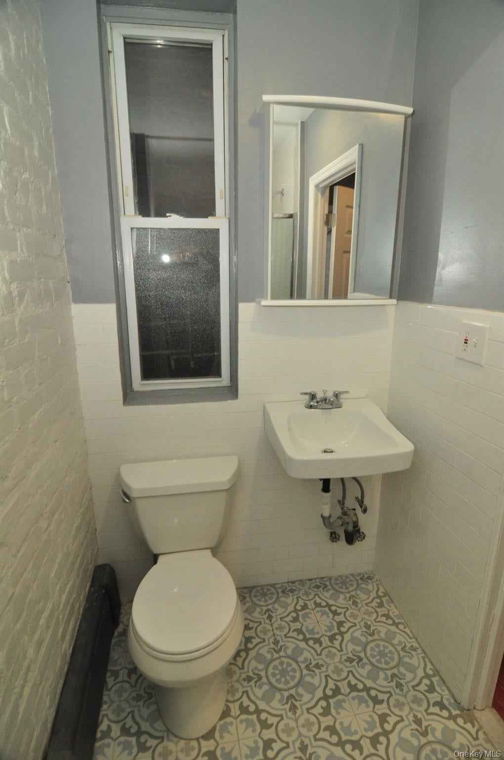 506 E 188th Street - Photo 3