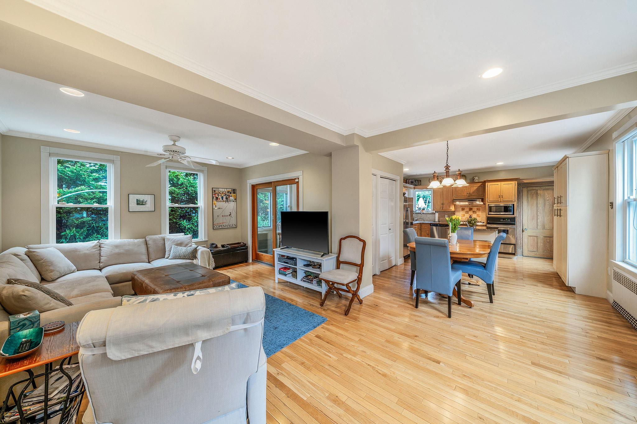 83 Carman Avenue, Woodmere, New York image 11