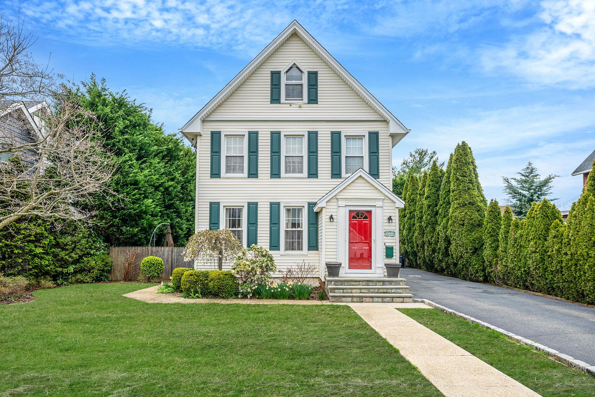 83 Carman Avenue, Woodmere, New York image 1