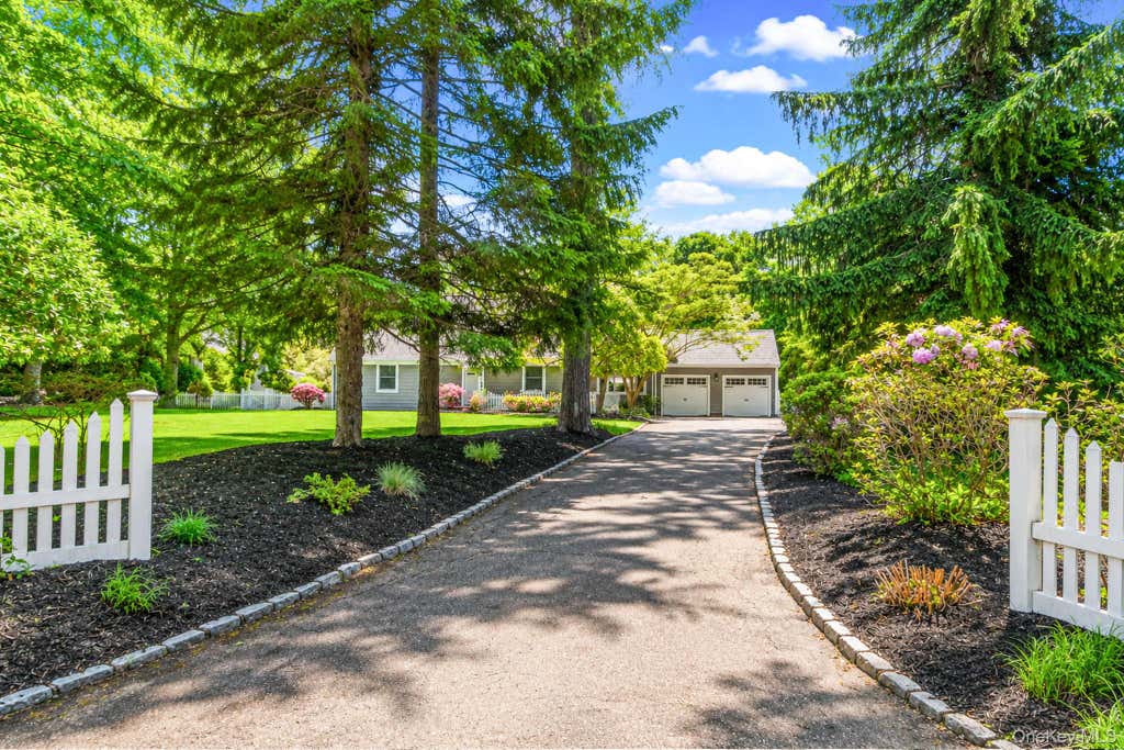 Photo of 30 Landing Meadow Road, Smithtown, NY 11787 (MLS # 1006718)