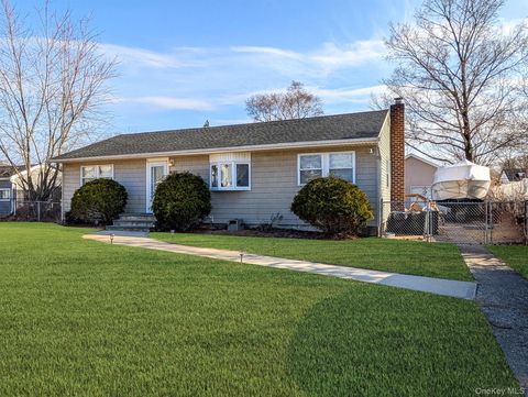 99 Wagon Lane Centereach NY 11720