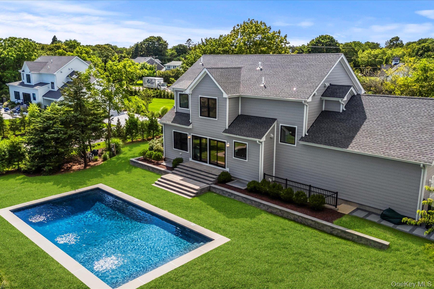 6 S Bay Avenue