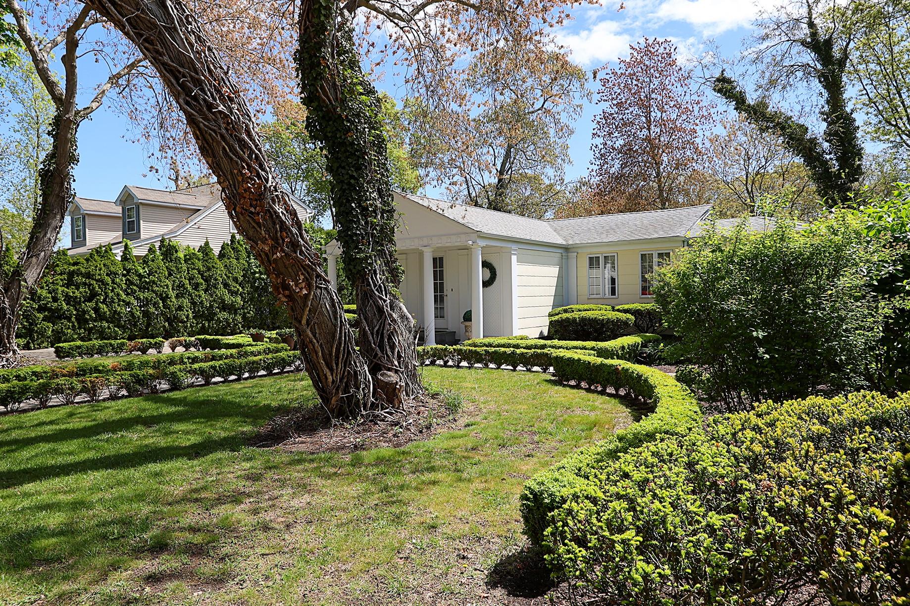 45 Holiday Boulevard, Center Moriches, New York image 3