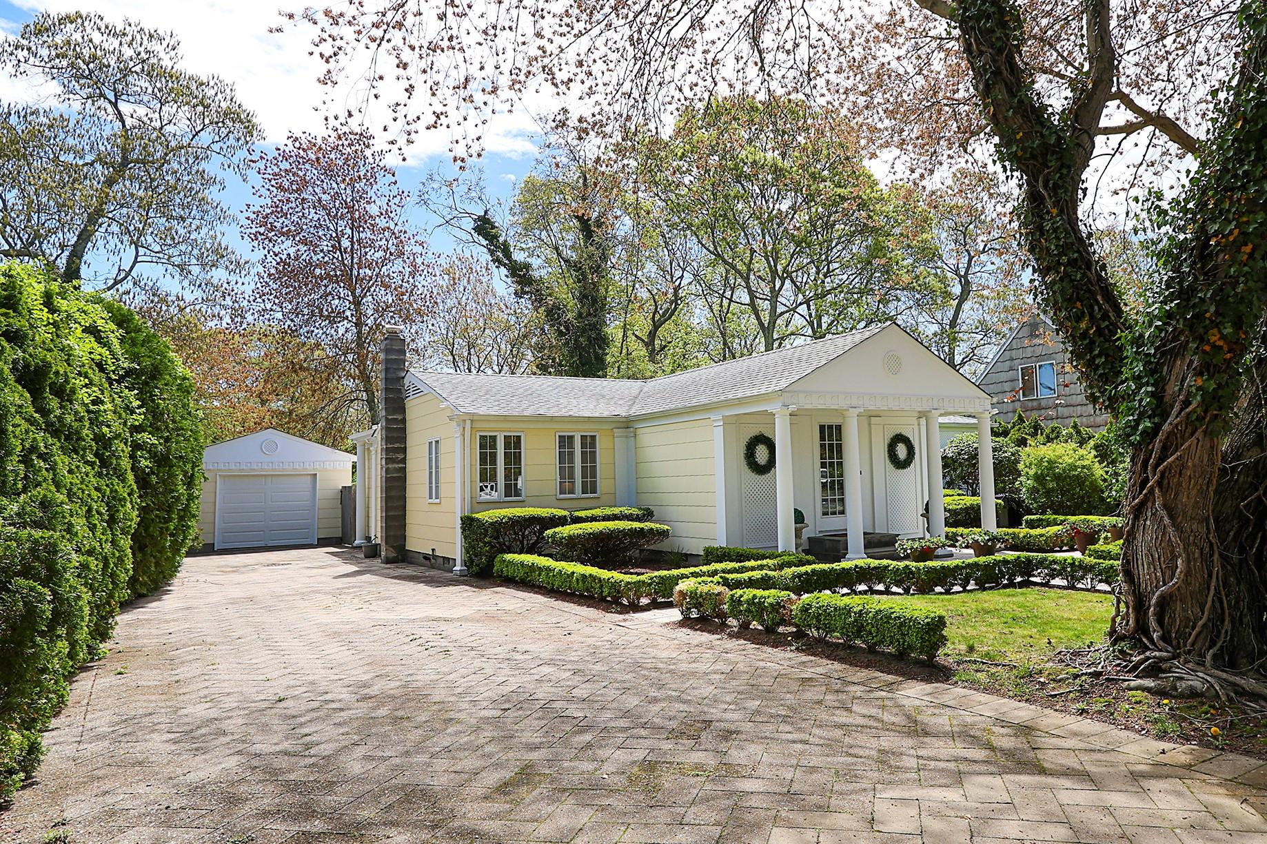 45 Holiday Boulevard, Center Moriches, New York image 2