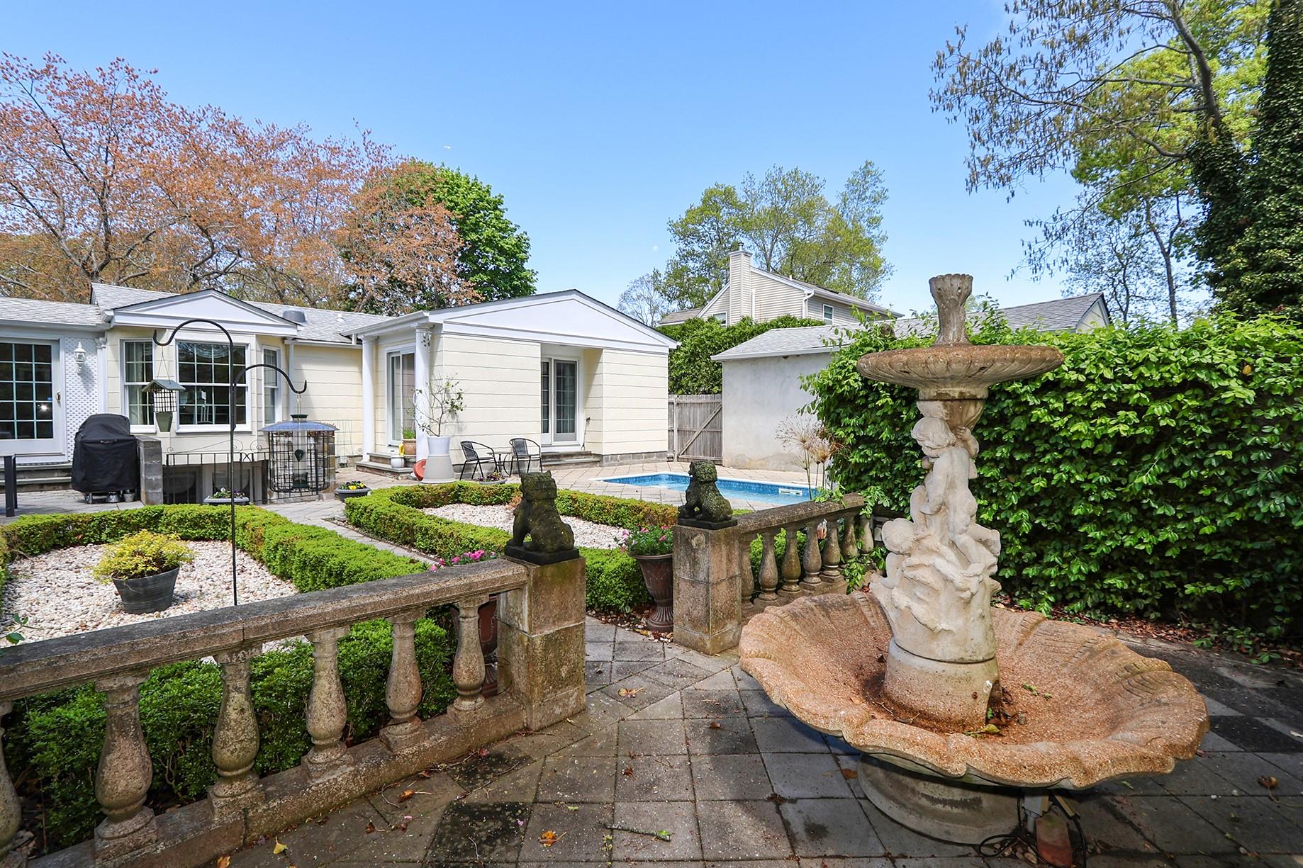 45 Holiday Boulevard, Center Moriches, New York image 32