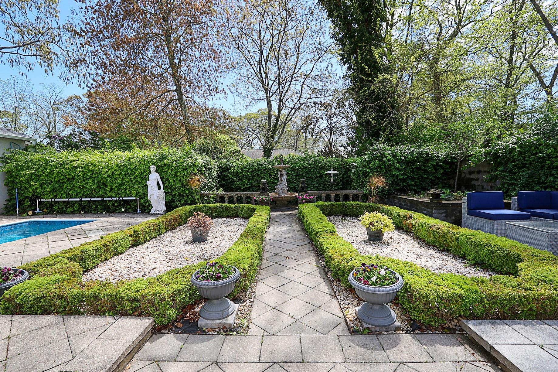 45 Holiday Boulevard, Center Moriches, New York image 26