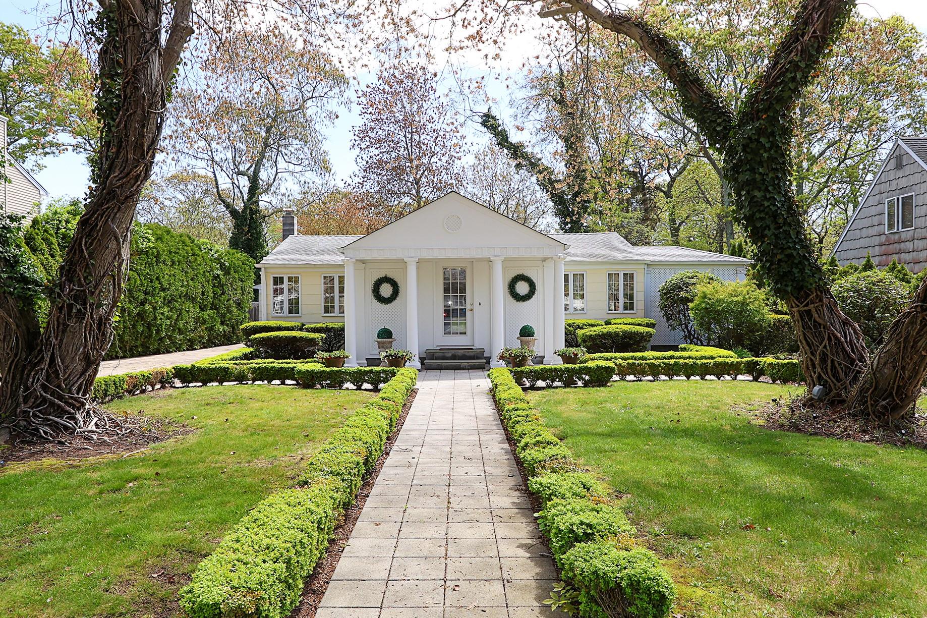 Property for Sale at Holiday Boulevard, Center Moriches, Hamptons, NY - Bedrooms: 3 
Bathrooms: 2  - $684,999