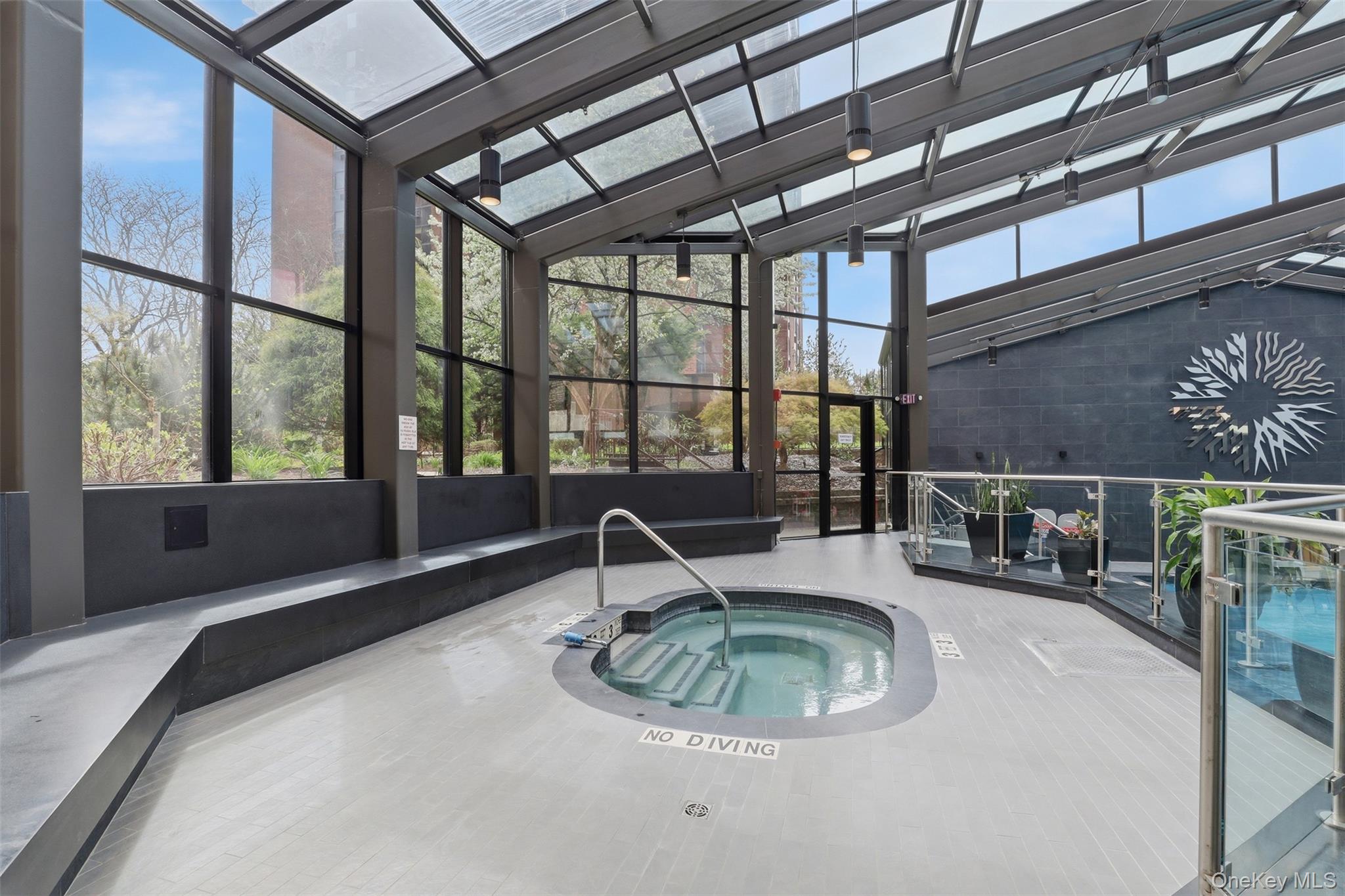 4 Martine Avenue 107