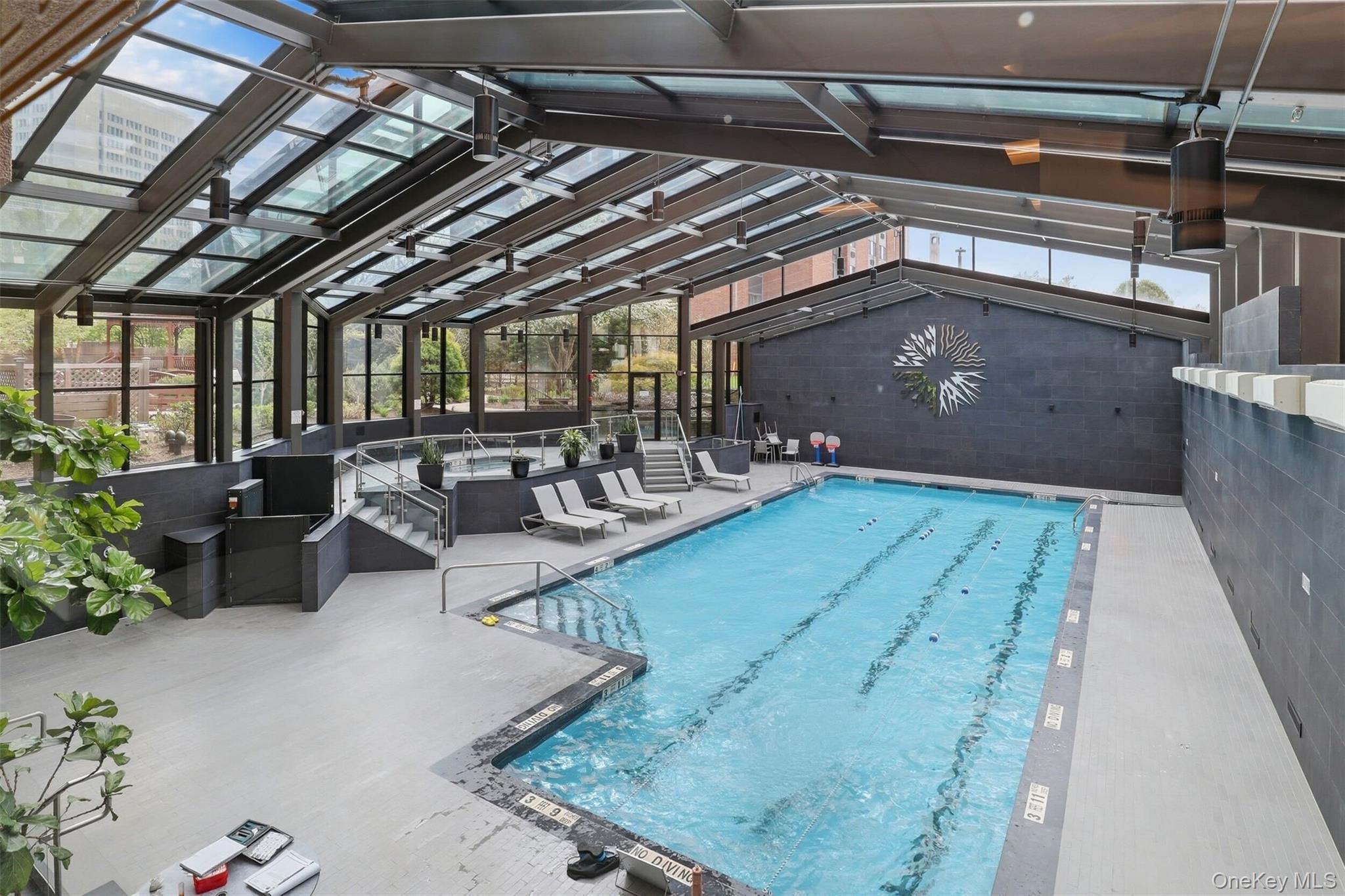 4 Martine Avenue 107