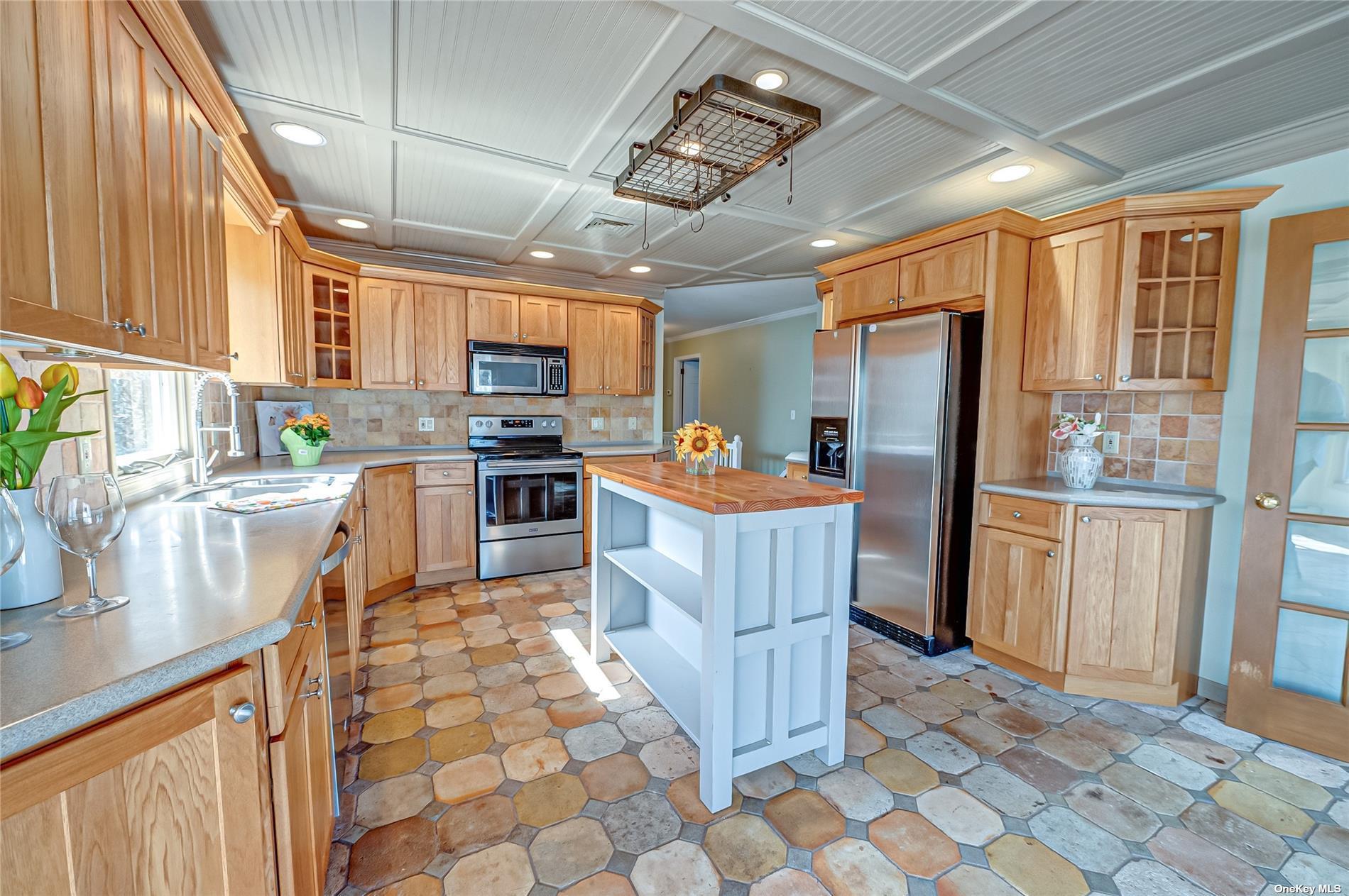 30 Cameron Drive, Huntington, New York image 11