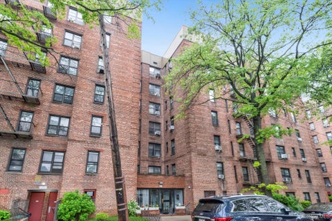 Homes For Sale - 40 E 43rd Street #3B<br/> Brooklyn, NY 11203