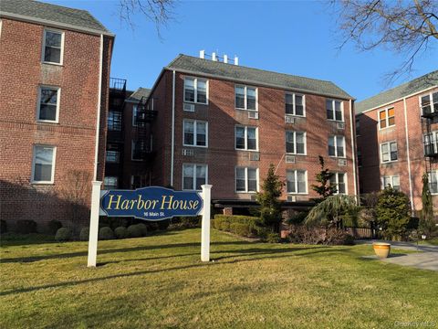 16 Main Street 2Y East Rockaway NY 11518