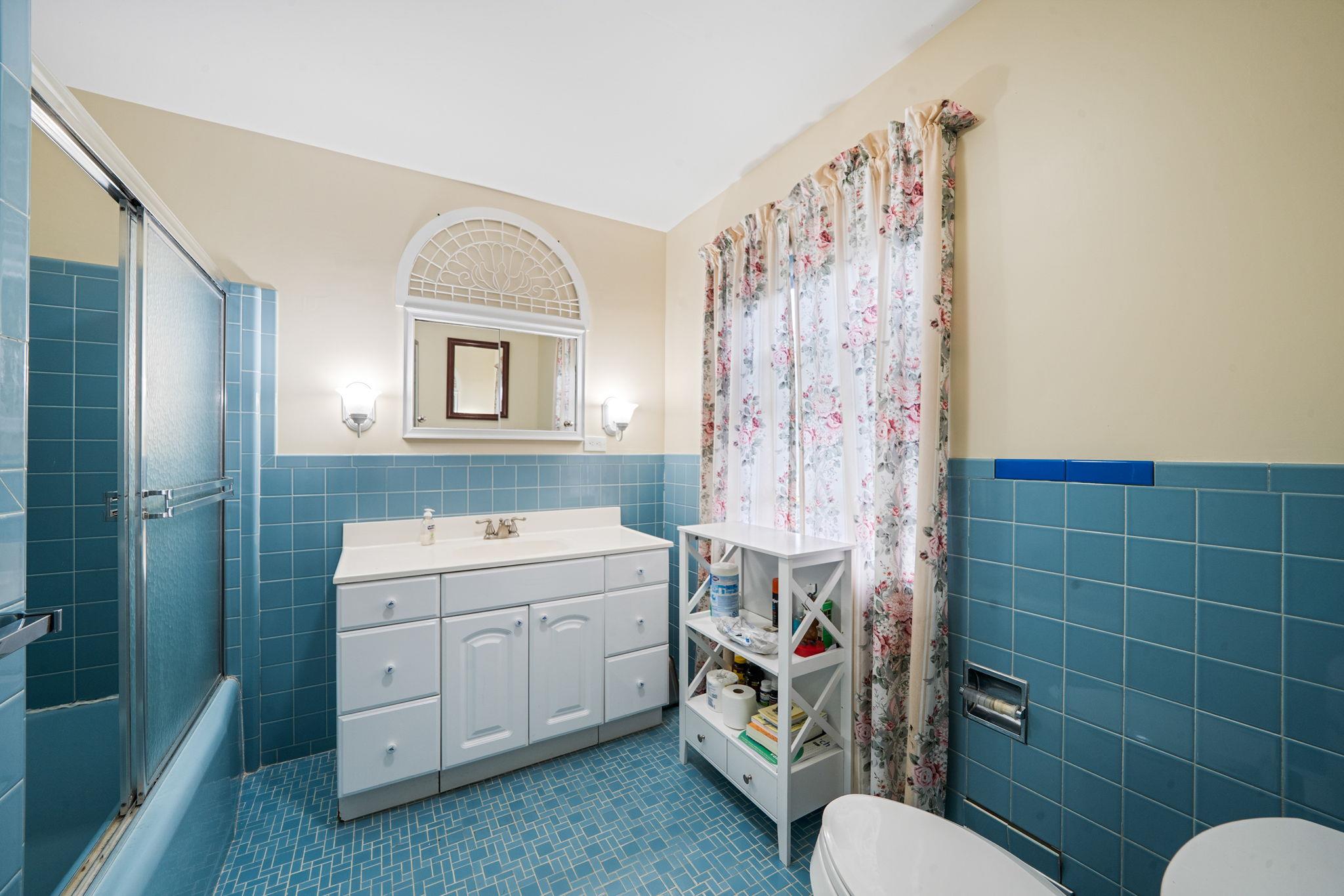 21 Demarre Lane, Bayport, New York image 29