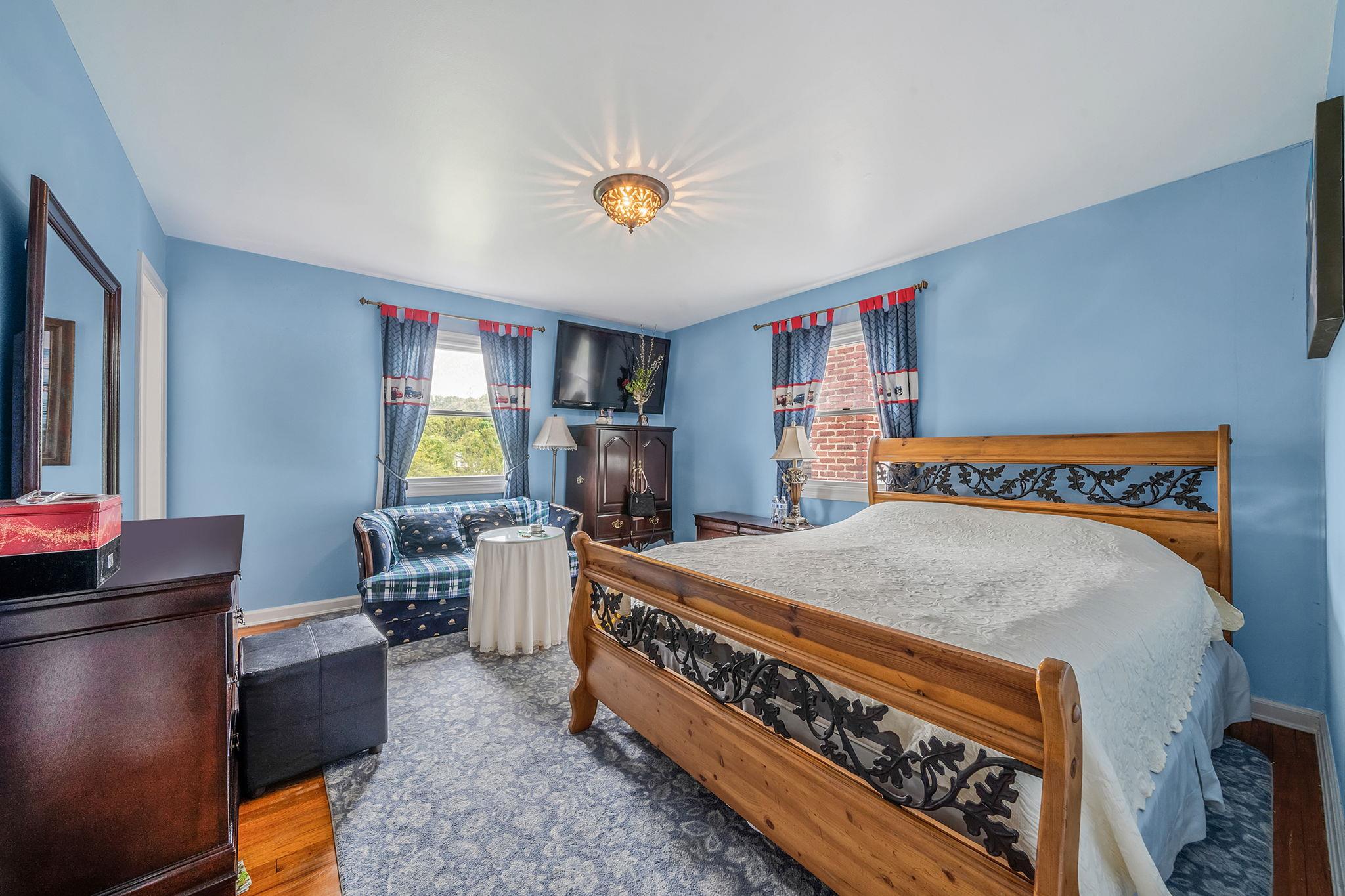 21 Demarre Lane, Bayport, New York image 25