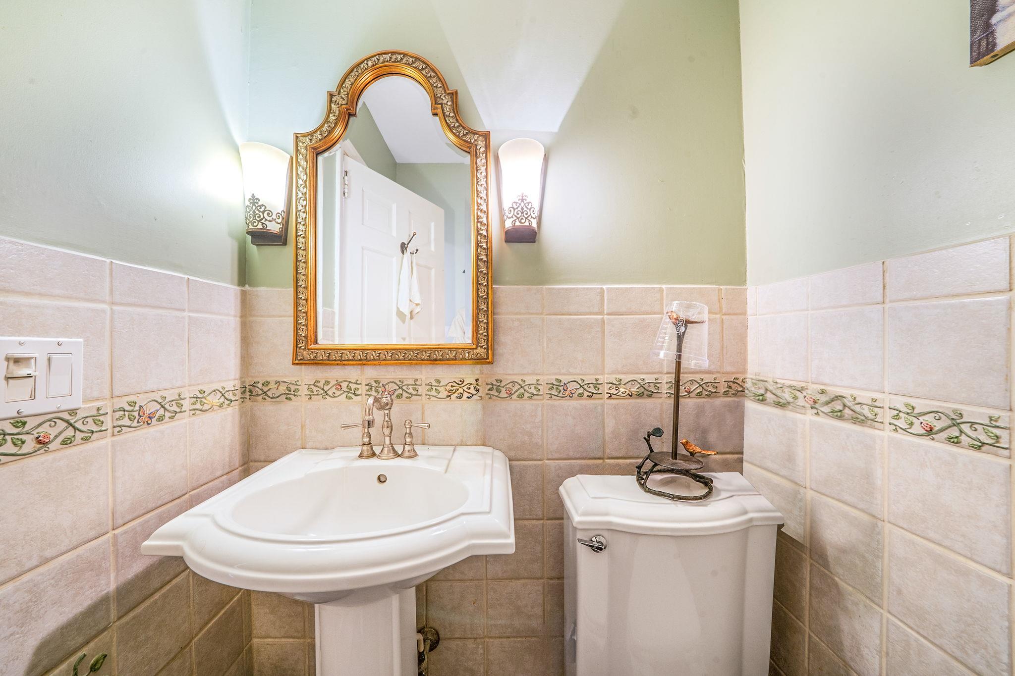 21 Demarre Lane, Bayport, New York image 27