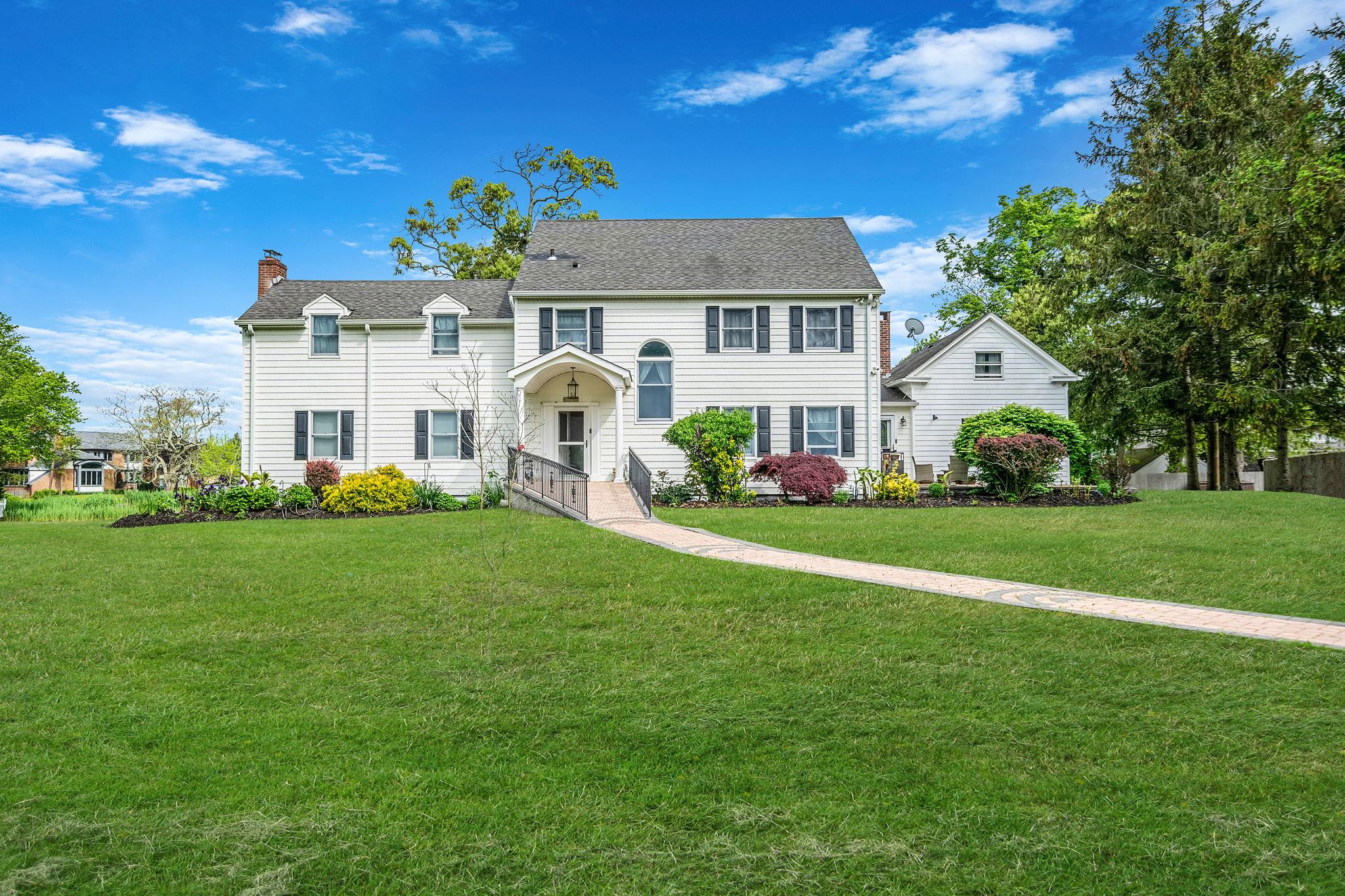 21 Demarre Lane