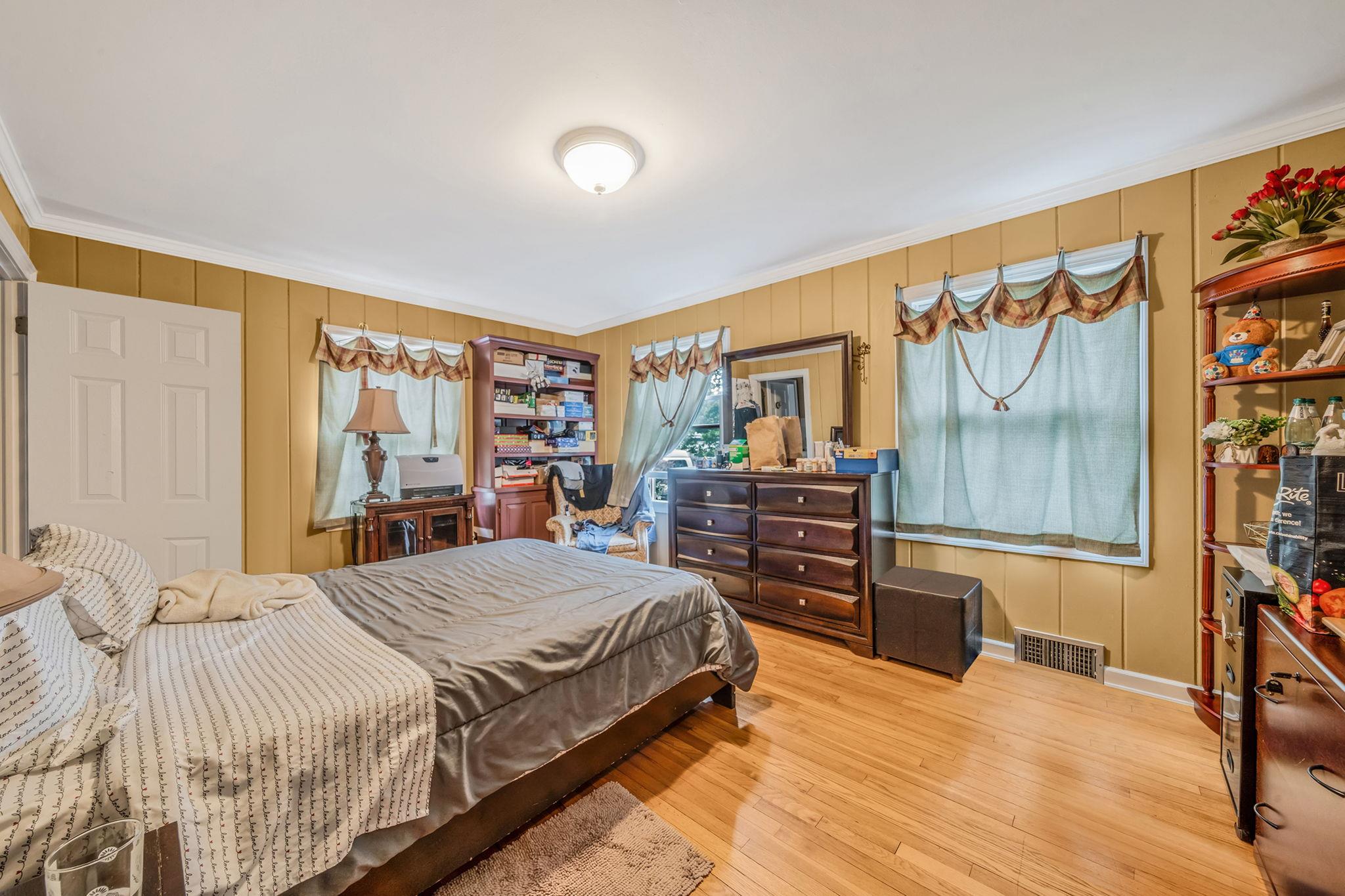 21 Demarre Lane, Bayport, New York image 21