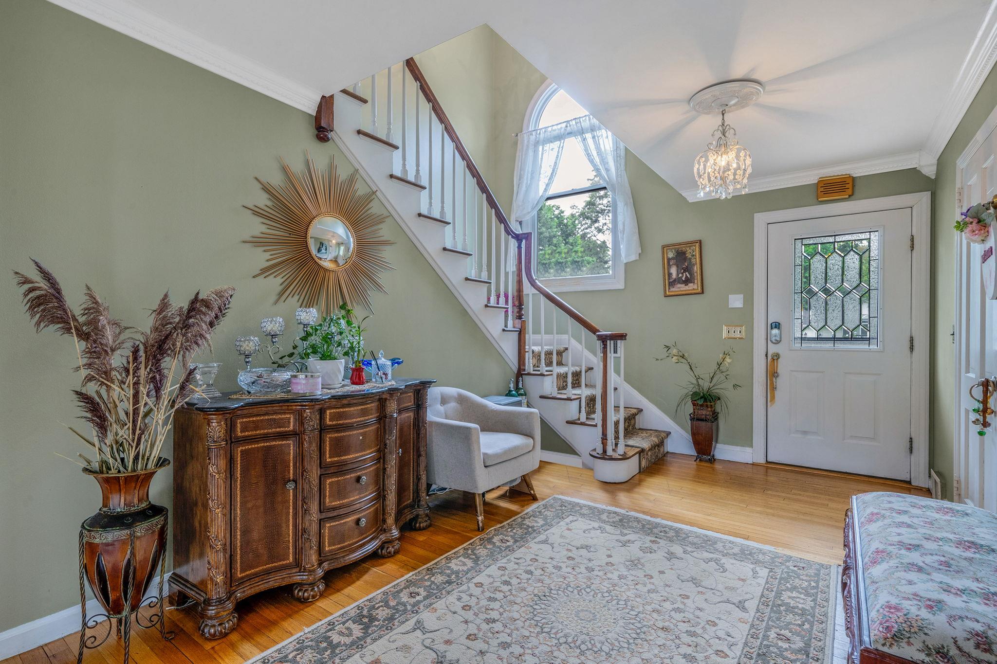 21 Demarre Lane, Bayport, New York image 12