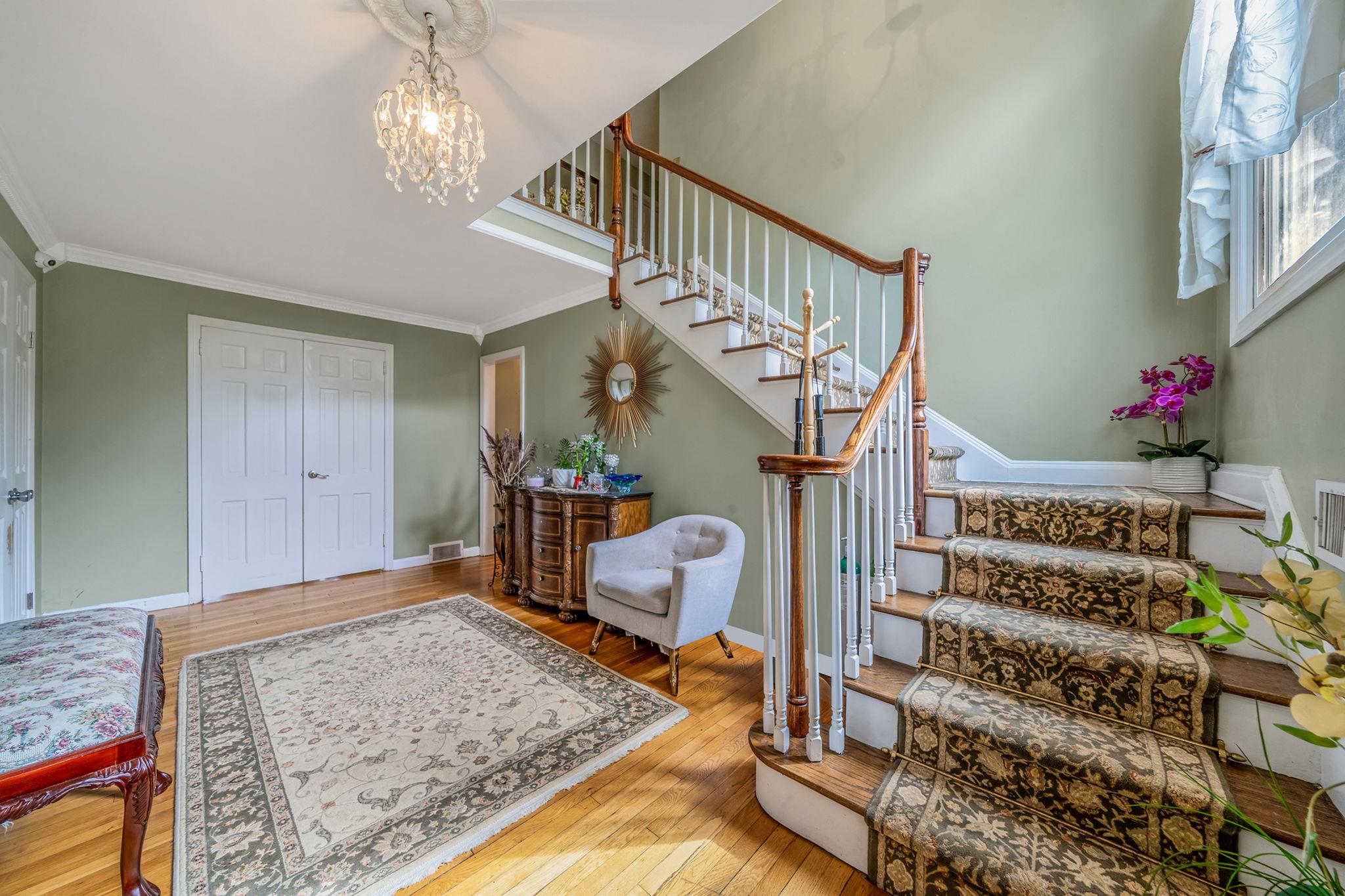 21 Demarre Lane, Bayport, New York image 13