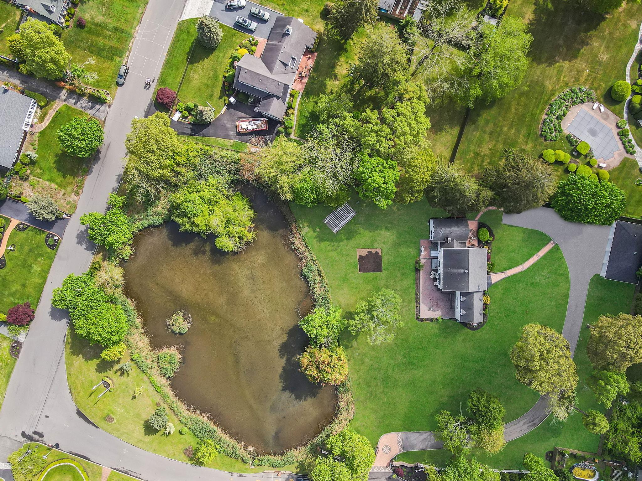 21 Demarre Lane, Bayport, New York image 11