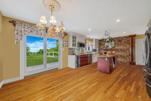 21 Demarre Lane, Bayport, New York image 15