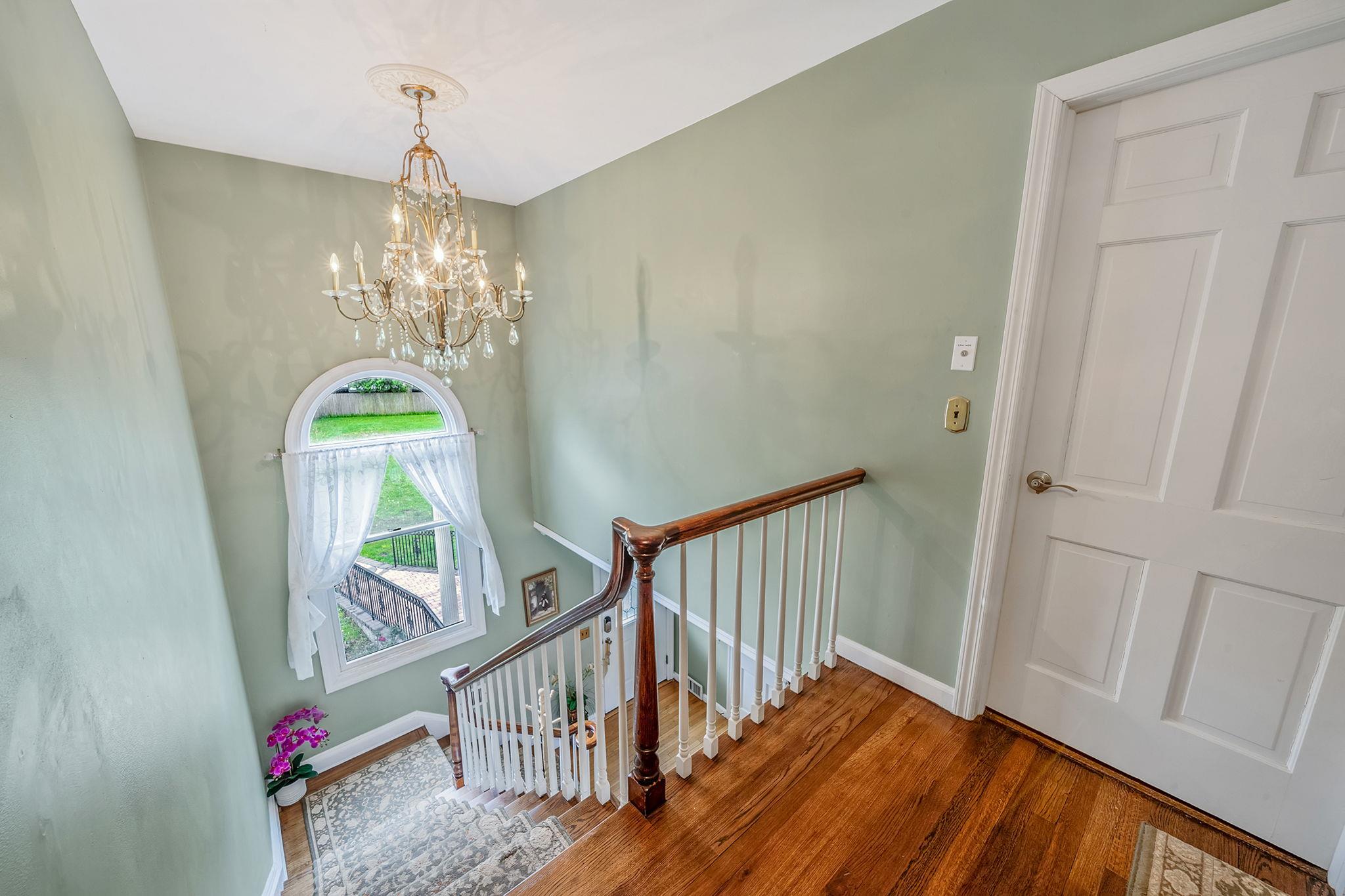 21 Demarre Lane, Bayport, New York image 20