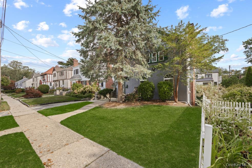 9 Fairway Street