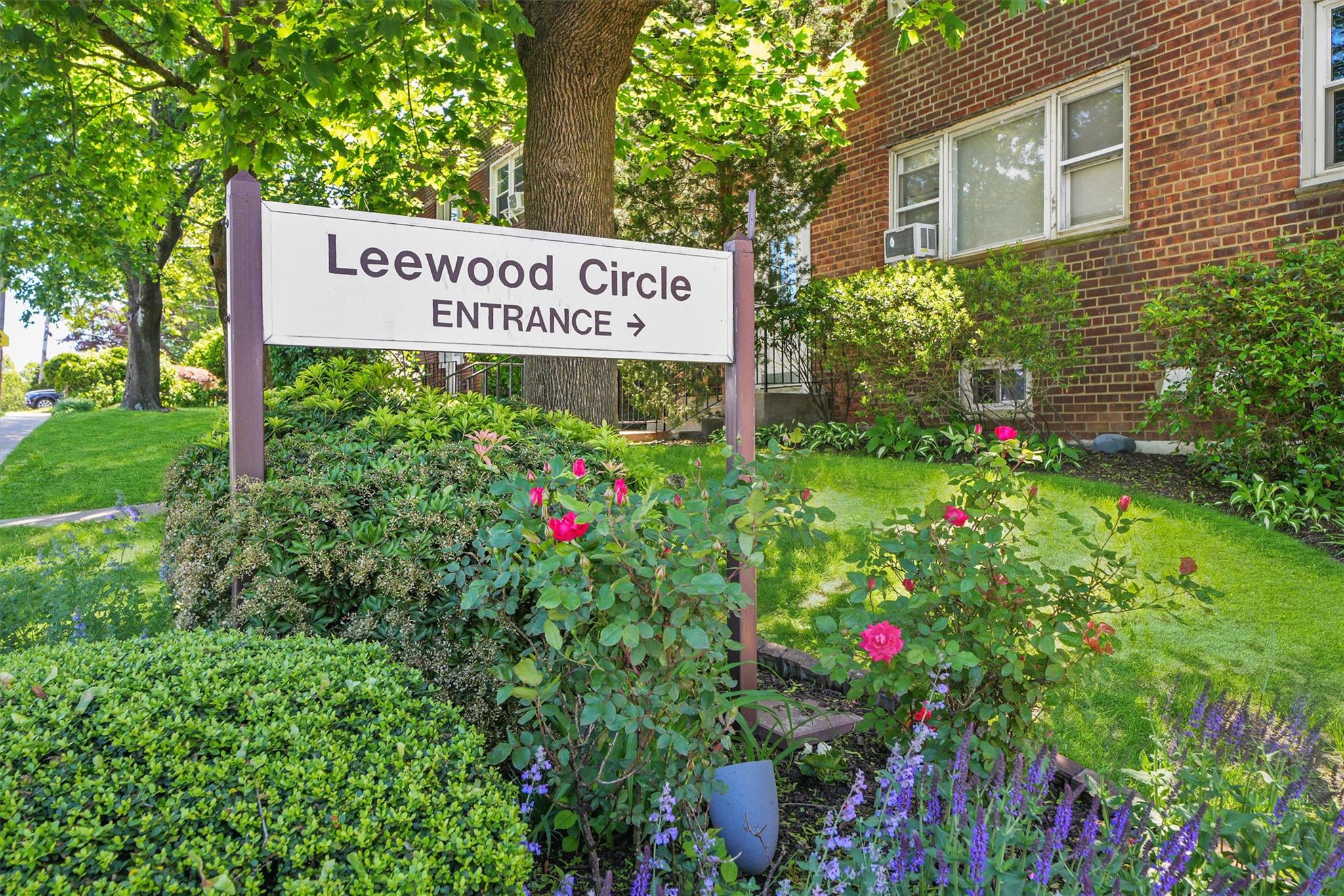 4 Leewood Circle #4L, Eastchester, New York image 1