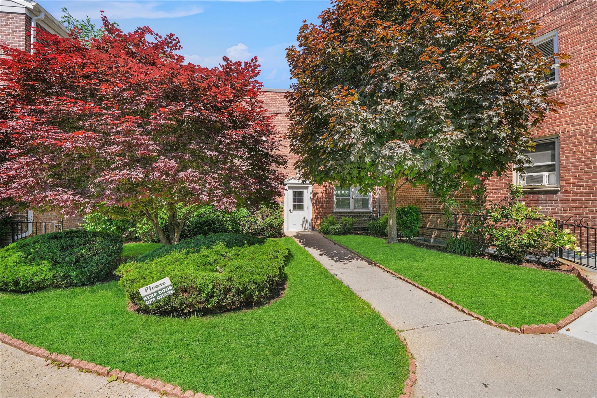 4 Leewood Circle #4L, Eastchester, New York image 2