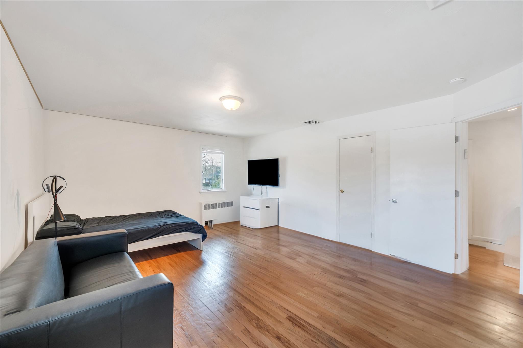 1096 Pearl Street, North Woodmere, New York image 23